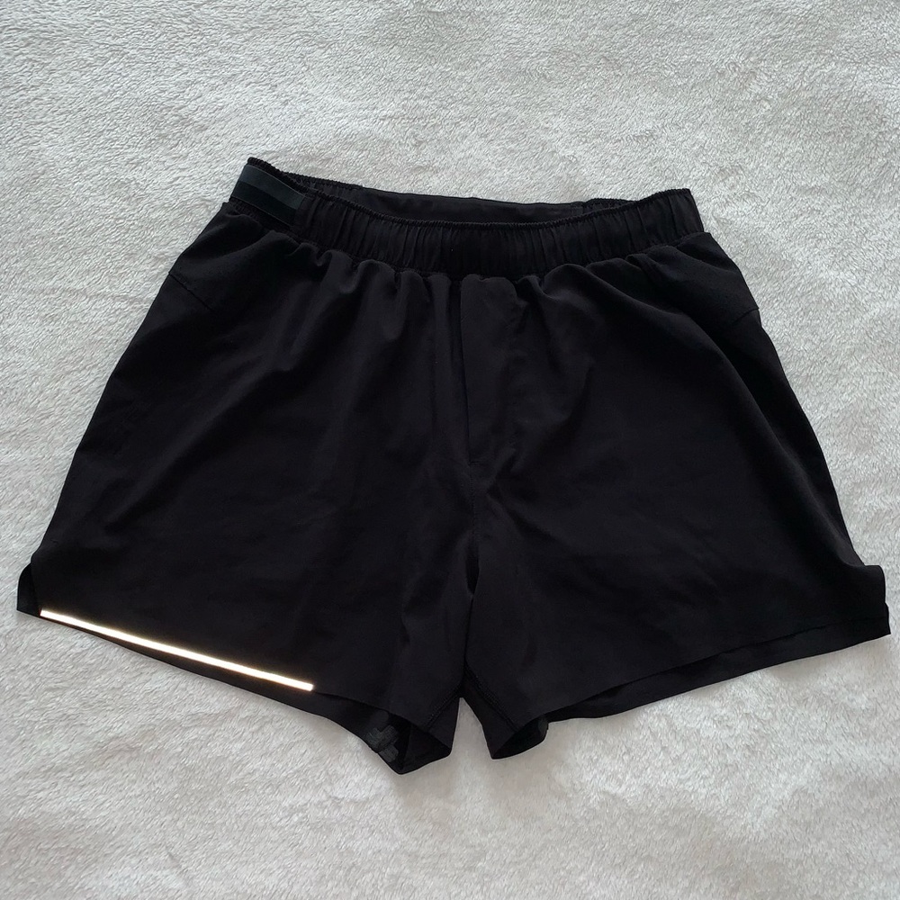 Lululemon Men’s Black Surge Short Size Medium w/ Liner